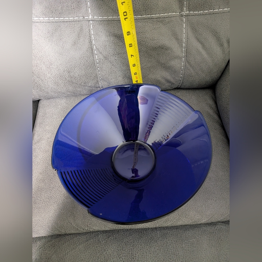Elegant Cobalt Blue Glass Bowl - Picture 5 of 5